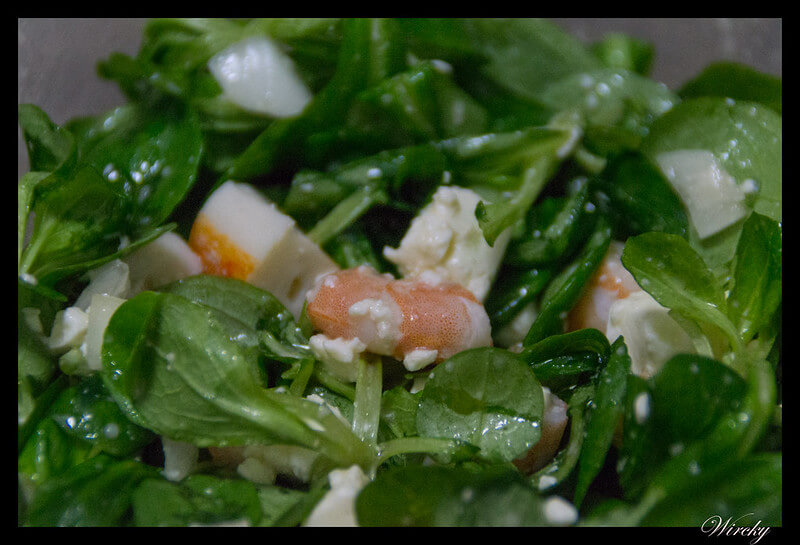 Ensalada de canónigos y langostinos